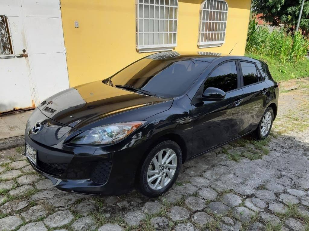 Mazda 3 2013 Hatchback Skyactive - carros en venta en guatemala